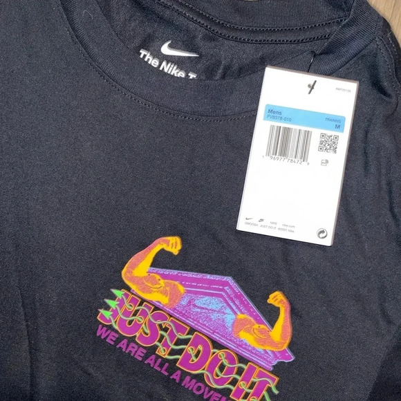 Nike Tee - Picture 2 of 3